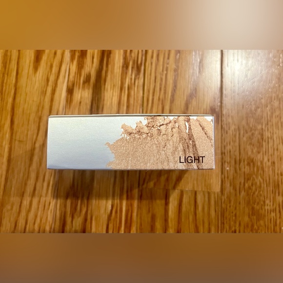 IT Cosmetics Celebration Foundation Illumination NIB Light - Picture 3 of 3